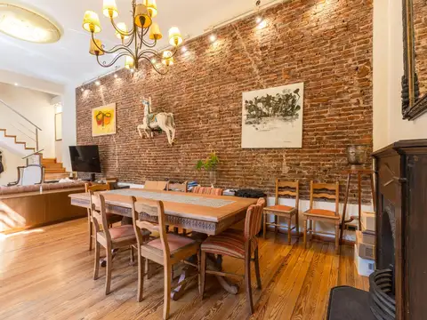 VENTA - CASA CUATRO DORMITORIOS - GRAL JOSE DE SAN MARTIN