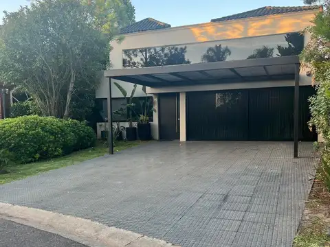 Casa en Venta 7 ambientes - Moderna - Barrio Rincón de la Costa - Oportunidad