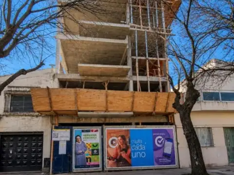 Edificio en construcción de 820m²