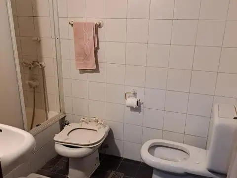 Casa en Alquiler con 1 cochera