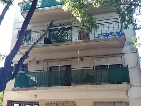 Excelente departamento en VENTA 2 ambientes c/balcon. Excelente estado. Amplio y super luminoso