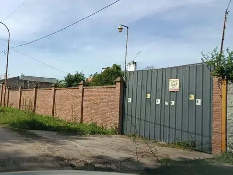 OPORTUNIDAD BAJO EL PRECIO Casa quinto sobre lote de 2.200 m2, puede financiar