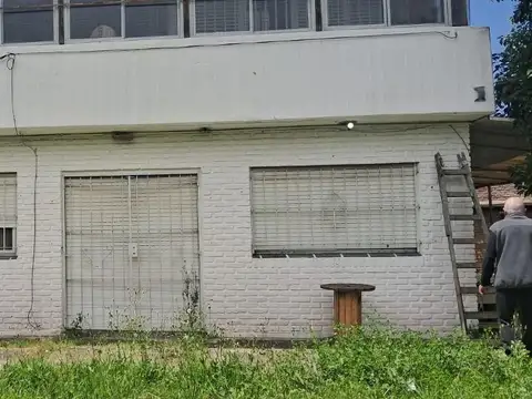 OPORTUNIDAD BAJO EL PRECIO Casa quinto sobre lote de 2.200 m2, puede financiar