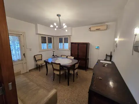 Casa tipo Chalet con una segunda vivienda al fondo en Olivos