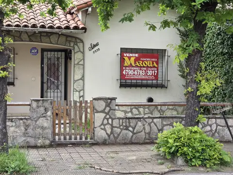 Casa tipo Chalet con una segunda vivienda al fondo en Olivos 