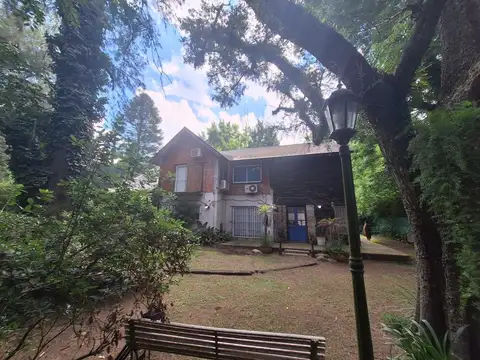 Casa en Venta con 4 cocheras