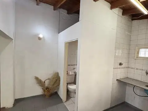 Depto Tipo Casa en Alquiler en Lomas Del Mirador, $ 350.000