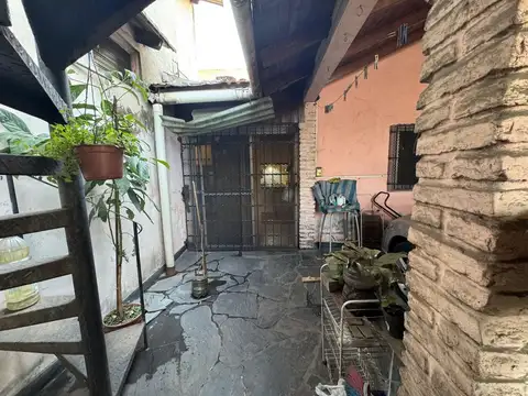 Venta de casa 3 ambientes en Jose Leon Suarez