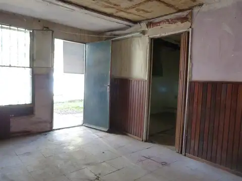 Venta Terreno 360 M2 con casa a remodelar - Ituzaingo-ACEPTA PERMUTA