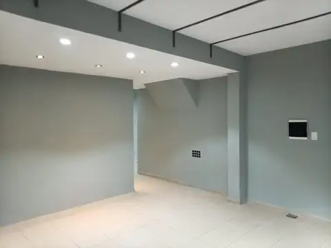 LOCAL COMERCIAL SOBRE CALLE ANICETO LA TORRE AL 100