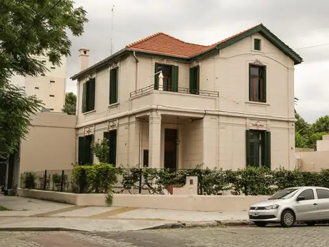 Casa en alquiler Villa Urquiza  - estilo Antiguo - 2 Plantas - Ideal uso profesional