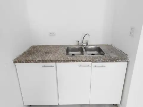 Oficina 2 ambientes con 1 baño