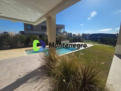 Casa 4 ambientes con 3 baños