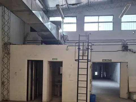 Sarmiento 4100, Piso pb