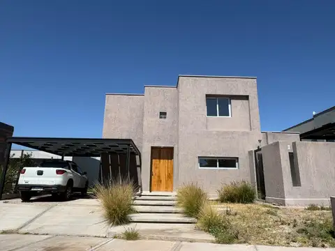 Regalado Olguin s/n - Barrio Privado La Bastilla