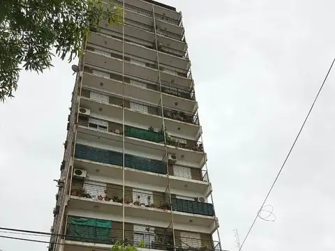 VENTA - Dpto. 3 Amb. en San Isidro, Balcón, Luminoso y Excelente Ubicación