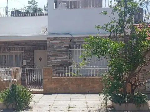 Depto Tipo Casa en Alquiler de 2 dormitorios