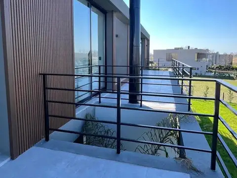 Casa en Alquiler de 4 dormitorios