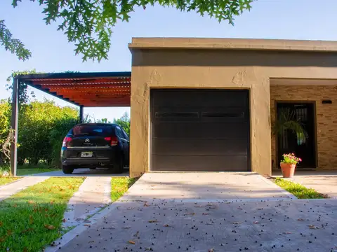 Casa 5 ambientes con 3 baños