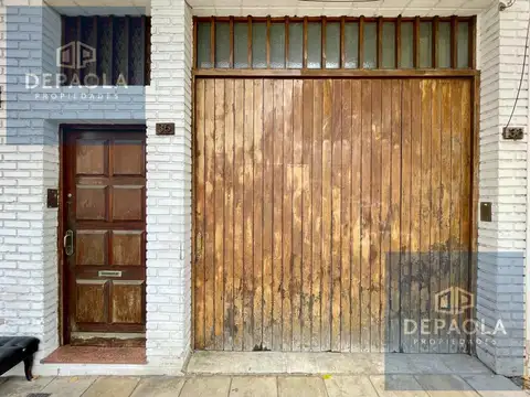 CASA CON GALPON DEPOSITO - 236,28m2 - EXCELENTE UBICACIÓN - PROX CABA Y AVENIDA