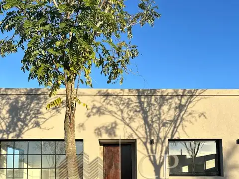 Casa en Venta en Pilar del Este - San Ramon, USD 189.000