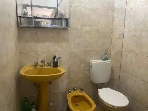 Depto Tipo Casa en Venta 42 años