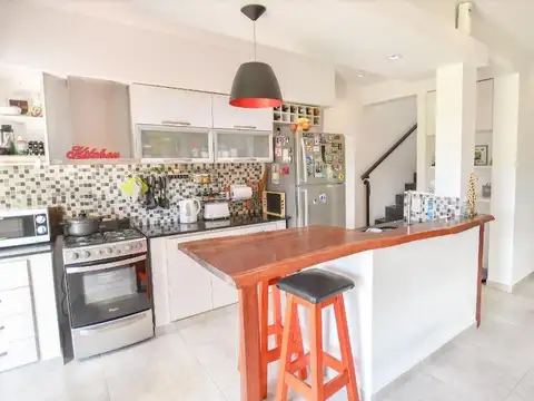 21 e/ 656 y 657 al 6100