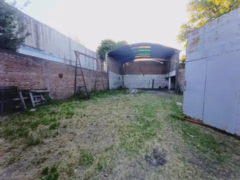 VENTA DE GALPÓN Y CASA SOBRE JUAN B. JUSTO CÓRDOBA