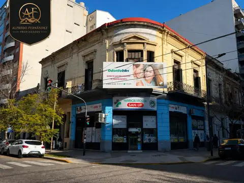 EXCELENTE PISO UNICO CON TERRAZA PROPIA. 452 M2 APROX TOTALES  OPORTUNIDAD IMPERDIBLE  APTO PARA VIVIENDA / PROFESIONAL.