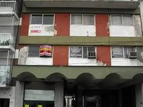 Departamento - Olivos-Vias/Maipu