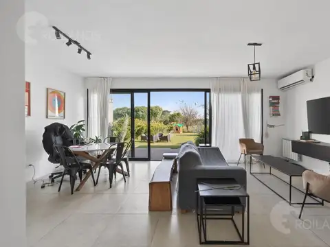 Casa de 3 dormitorios en lote central de 526 m² | Orientación Norte | San Ramiro – Pilar del Este