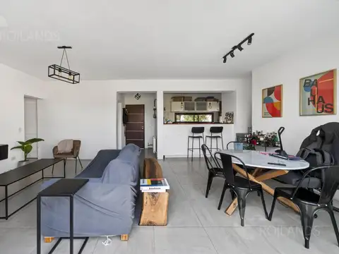 Casa 4 ambientes con 2 baños