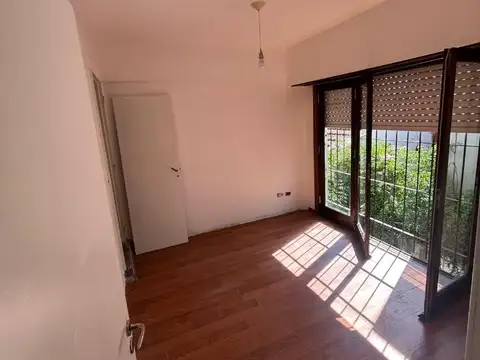 Depto Tipo Casa 4 ambientes con 2 baños
