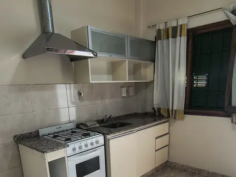 Depto Tipo Casa en Alquiler en Ciudadela, $ 700.000