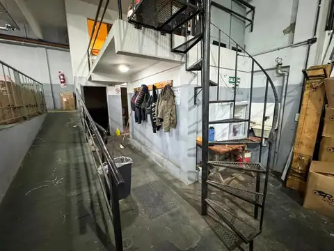 Depósito en Venta en Mataderos