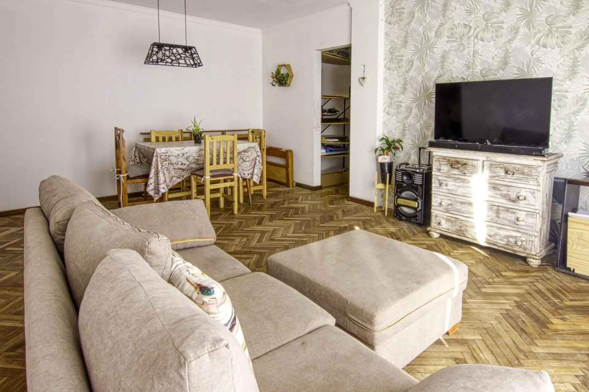 Depto 4 amb, 82m² con cochera cubierta y balcón — Complejo Torres 9 de Julio y México