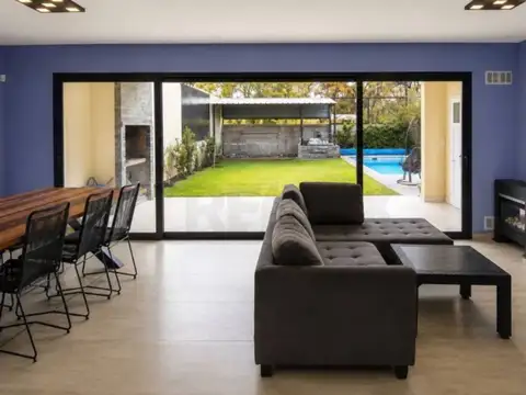 Venta casa con pileta, jardin en Bosq.San vicente