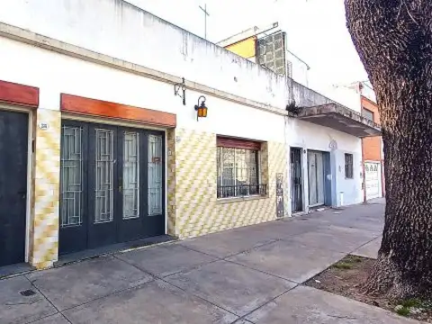 CASA / 7 AMBIENTES/ GARAGE / JARDIN Y TERRAZA!