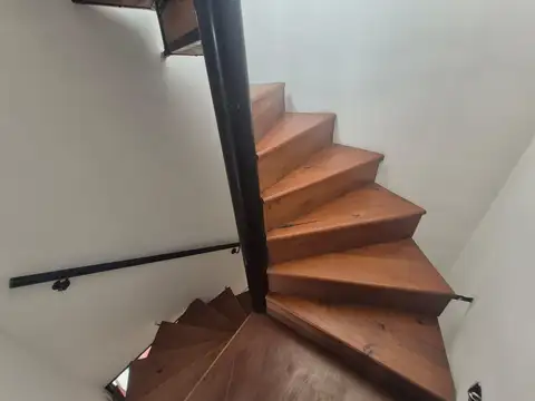 Depto Tipo Casa en Venta con 1 cocheras