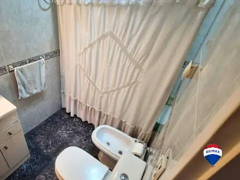 CASA 3 AMBIENTES CON GARAJE Y PATIO EN QUILMES