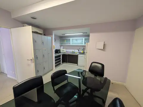 Oficina 4 ambientes con 2 baños
