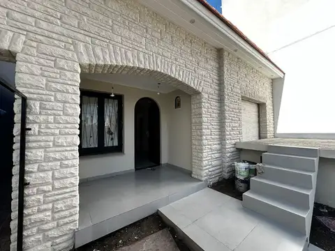 Depto Tipo Casa en Venta en Chauvin, USD 130.000