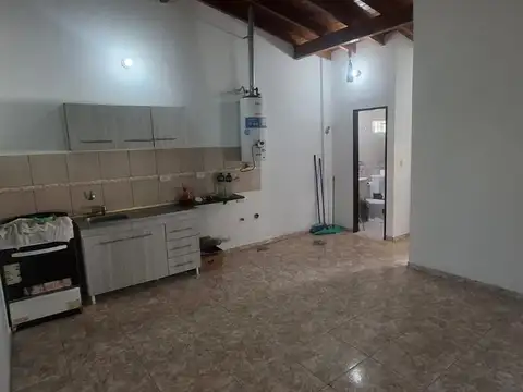 Depto Tipo Casa en Alquiler en Villa Santos Tesei, $ 600.000