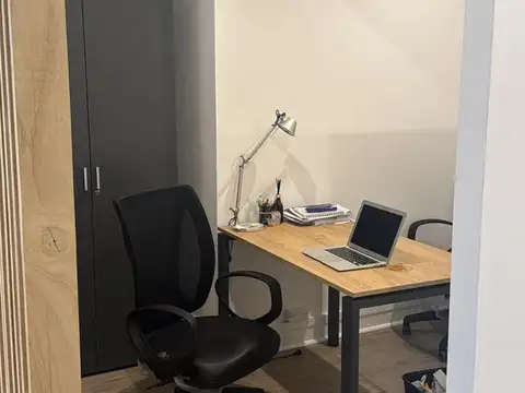 Oficina en Alquiler con 1 cochera