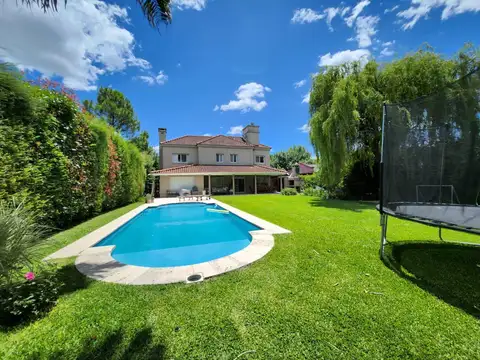 Casa en Venta 4 Ambientes en Barrio Boulevares - Pilar