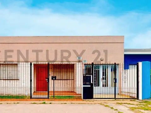 CASA EN VENTA ( 2 CASAS EN BLOQUE), 153 ENTRE 67 Y 68,LOS HORNOS.