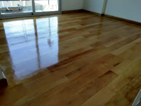 9 De Julio 100, Piso 1