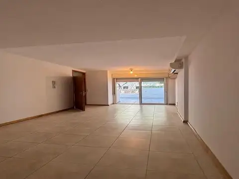 Montevideo 1600, Piso 1