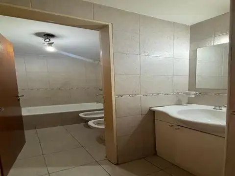 Departamento en Alquiler en Rosario, $ 640.000