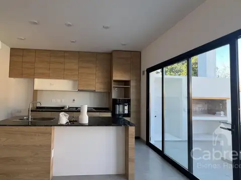 Venta de Casa de 3 dormitorios, en City Bell